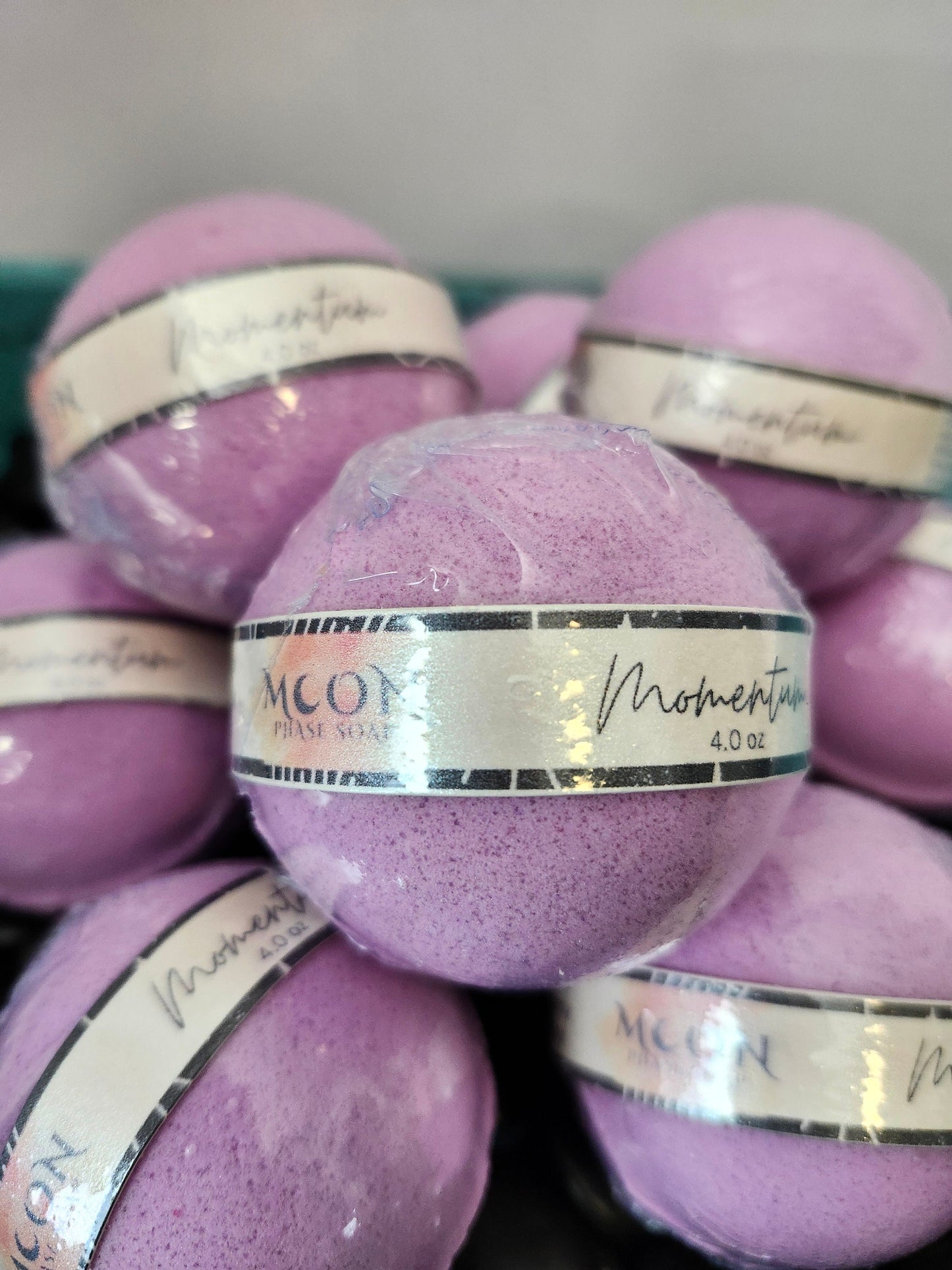 Momentum Bath Bomb